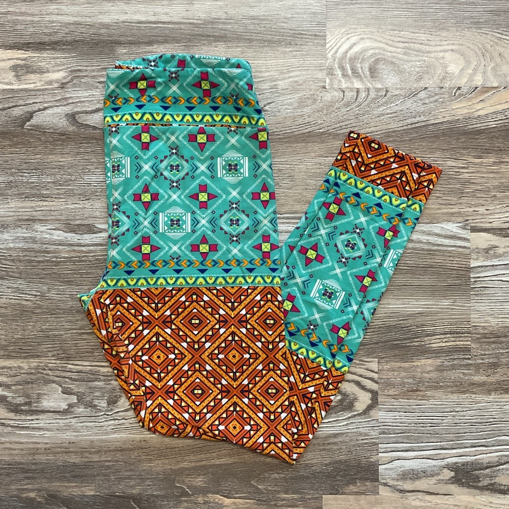 LuLaRoe Green and Tan Aztec Tribal Print Leggings T&C